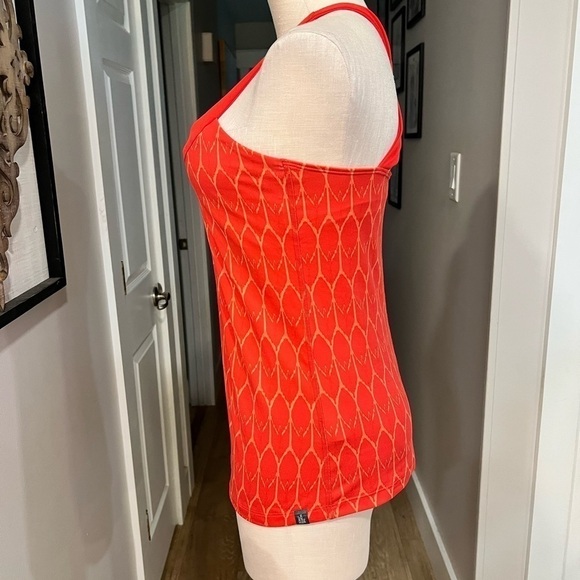 THE NORTH FACE orangish red exercise top with cross back shoulder straps - Picture 6 of 13